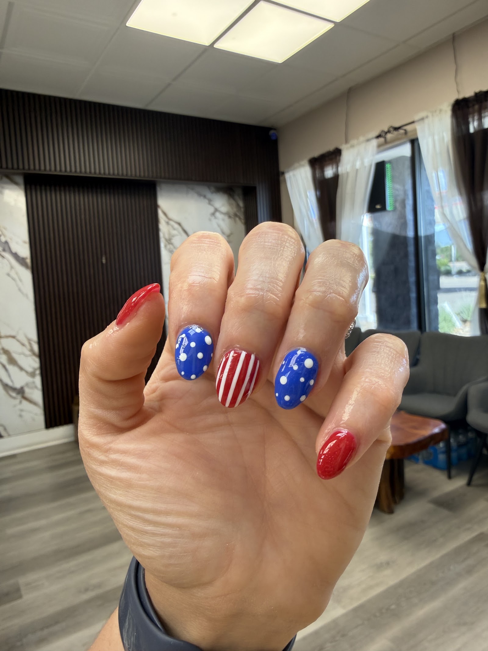 WoW Nails & Spa nail photo 3